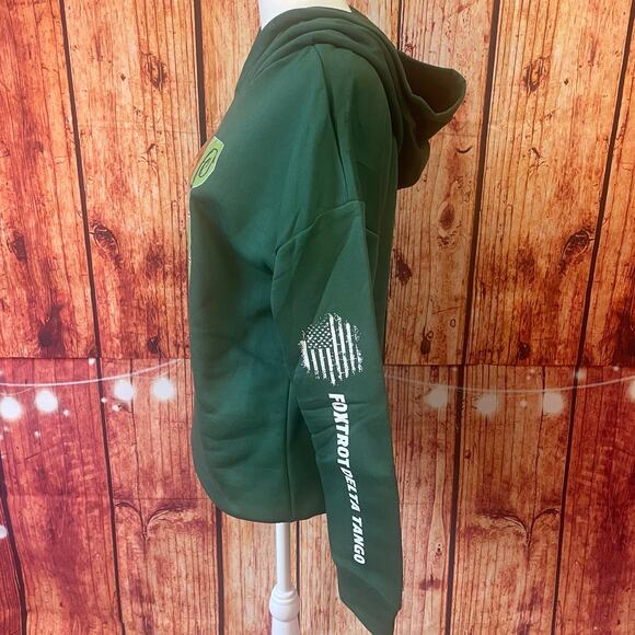 NWOT Foxtrot Delta Tango green polyester hoodie size Small oversized - Picture 3 of 7